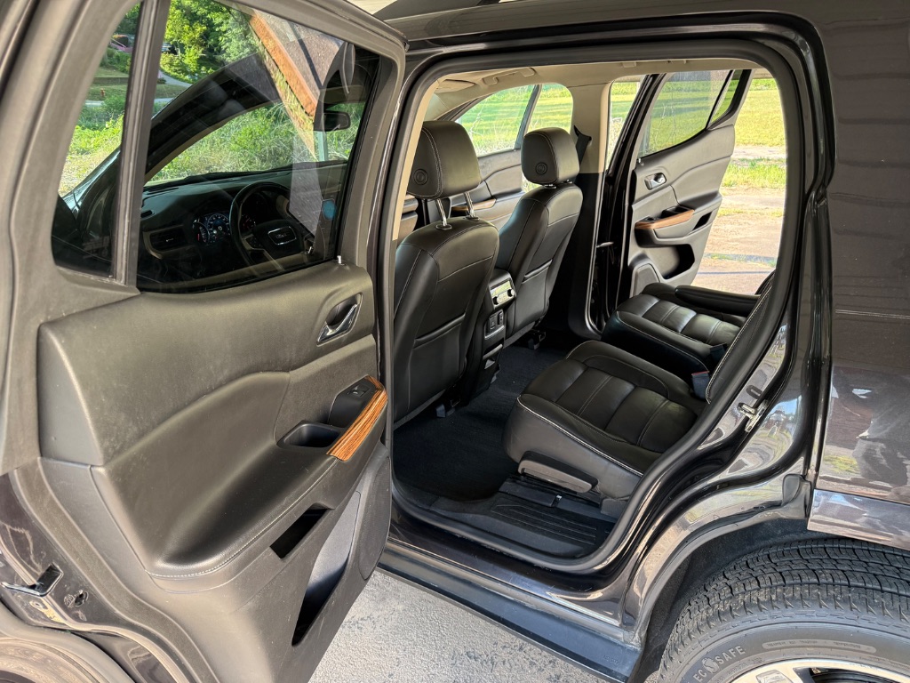 2017 GMC Acadia Denali - Photo 16