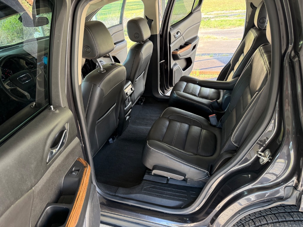 2017 GMC Acadia Denali - Photo 9