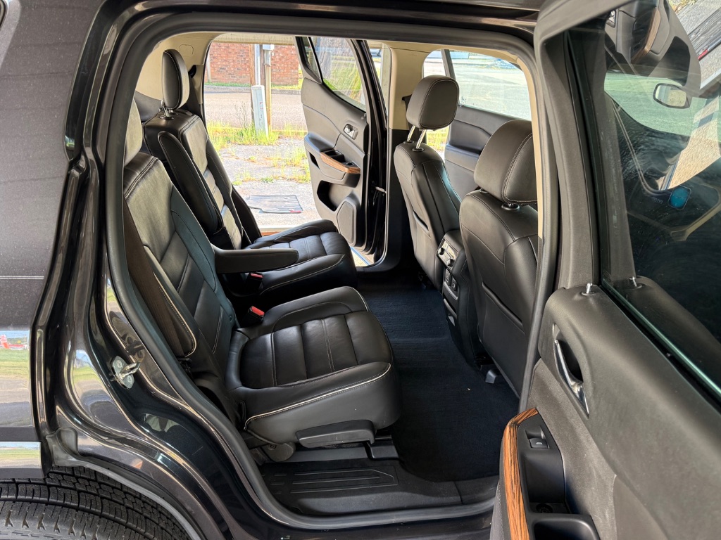 2017 GMC Acadia Denali - Photo 11