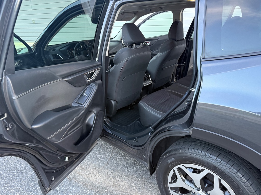 2019 Subaru Forester Premium - Photo 17