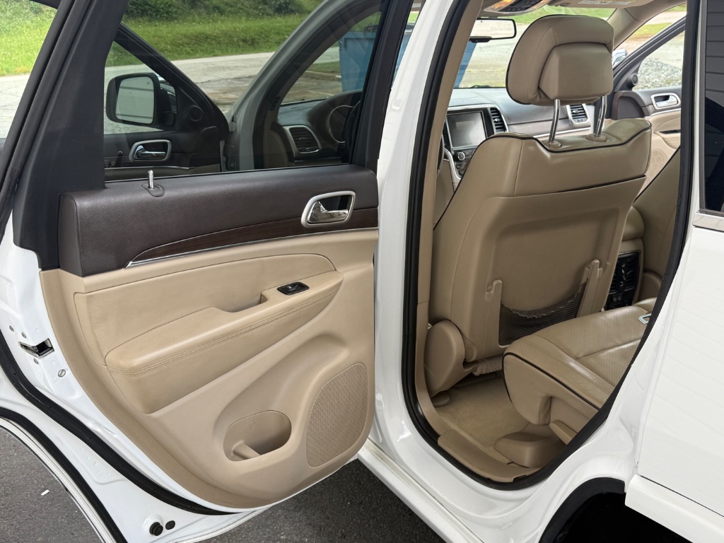 2015 Jeep Grand Cherokee Overland - Photo 12