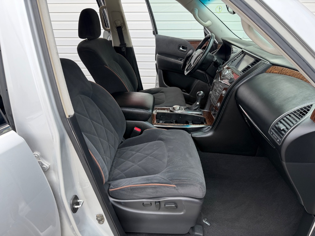 2017 Nissan Armada SV - Photo 16